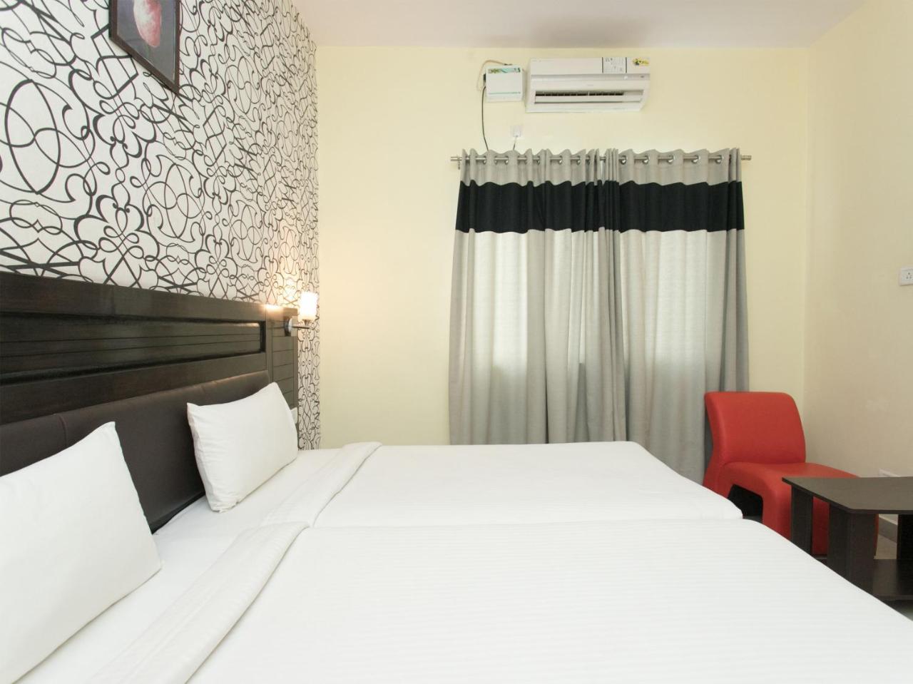 Oyo 10378 Hotel Hibiscus Mayflower Bangalore Exterior foto